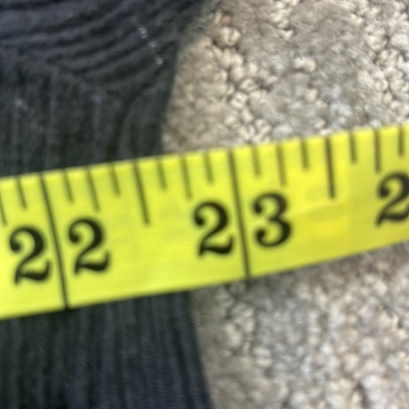 Cherry Krave on/off shoulder, 3/4 sleeve embroidered top in size 1X - Picture 5 of 8